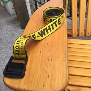 “Off-white” industrial belt